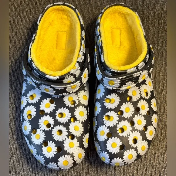 CROCS | Shoes | Crocs Classic Lined Vacay Vibes Clog  display picture 2